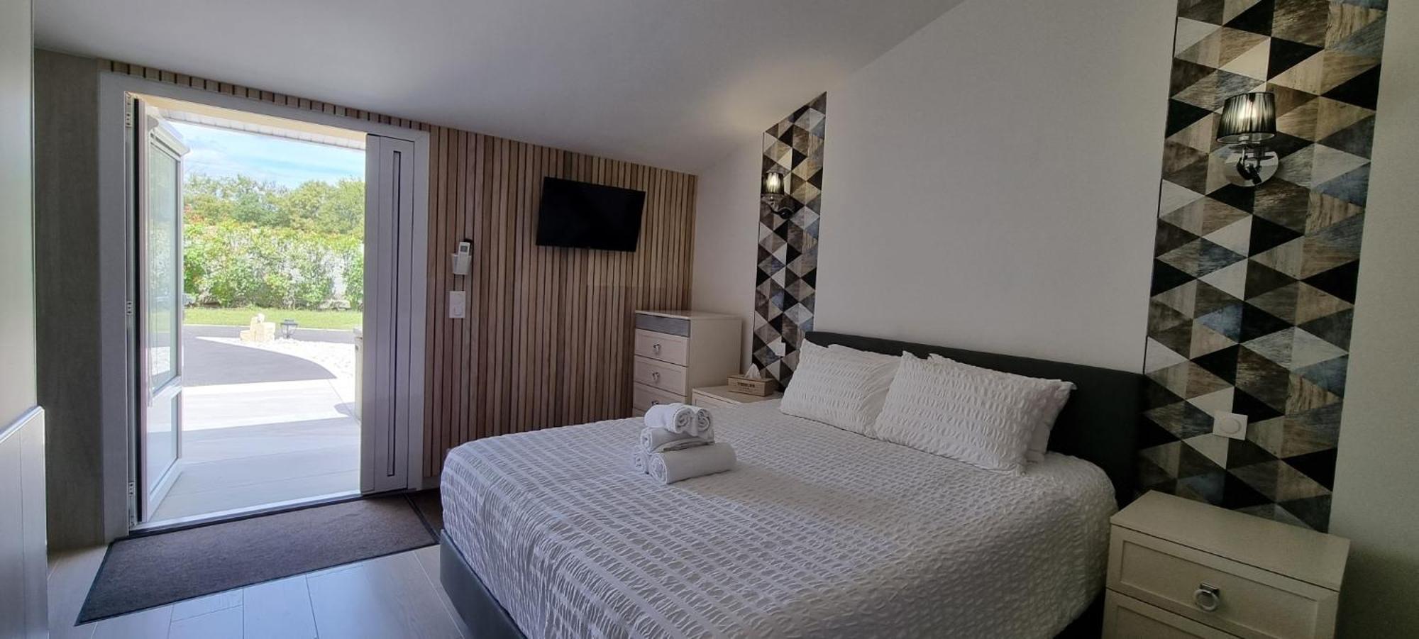 Domaine Des Pierres Precieuses - Demeure De Charme - Grand Standing - 15 Pers - Spa - Massages - Detente Et Bien-Etre - 30' Bordeaux Gauriaguet Luaran gambar